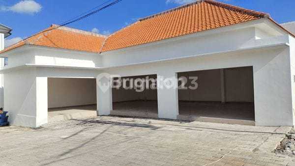 Shop 55M2, Self, Nuanu Nyanyi 1