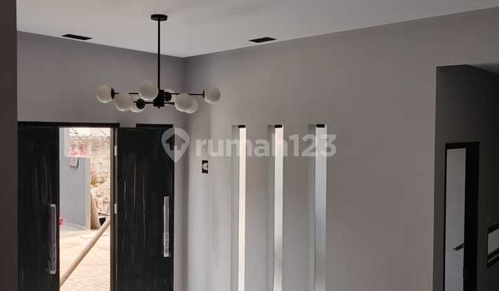 Rumah 2Lantai+Rouftoop.poltangan Pasar Minngu.jaksel. 2