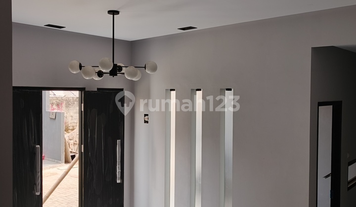 Rumah Dalam Cluster.2lt.+Rouftoop.ps.minggu.jaksel.cash/Kpr 2