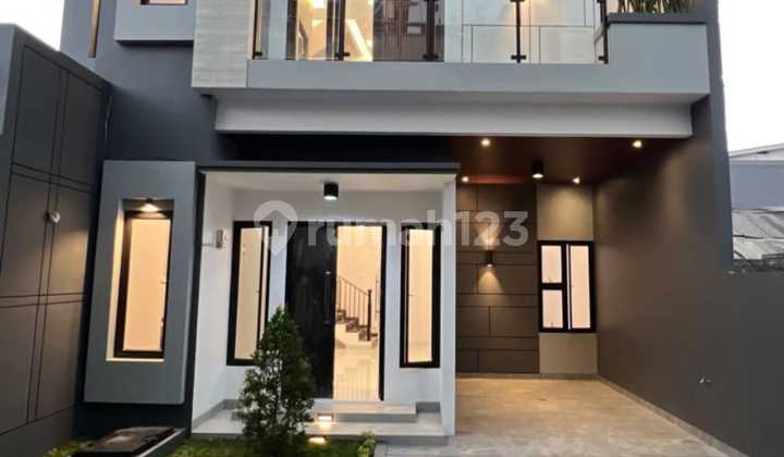 Rumah 2Lantai+Rouftoop.poltangan Pasar Minngu.jaksel. Rumah 2Lantai+Rouftoop.poltangan Pasar Minngu.jaksel.