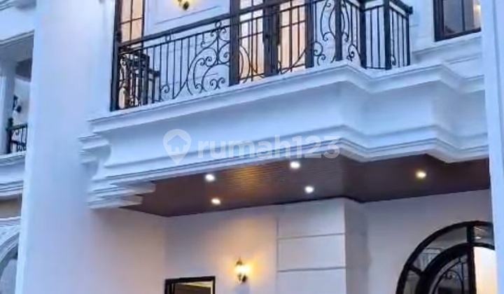 Rumah Mode Eropa.2.lt.+Rouftoop.siap Huni.cash/Kpr