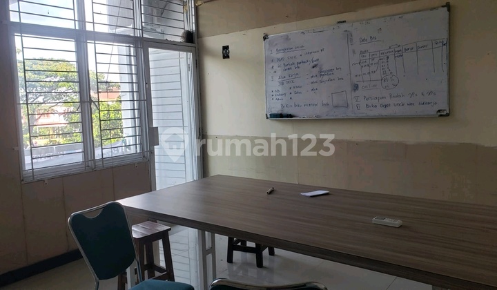 3-story shophouse strategy, spacious parking, in front of toll access, water resources available 3-story shophouse strategy, spacious parking, in front of toll access, water resources available