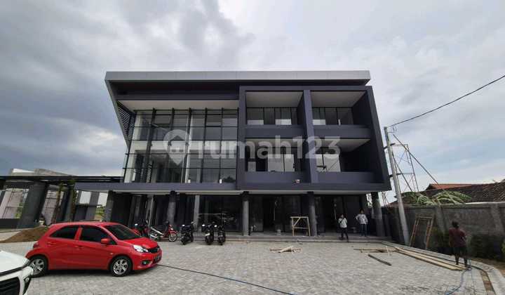 Premium 3-story Shop House, New, strategic location on Wonoayu main road, Sidoarjo