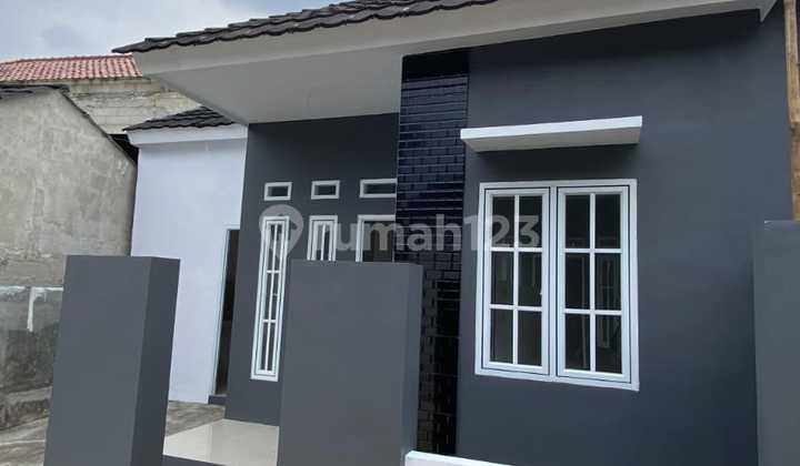 Ready-to-Occupy House with Car Access Near Station