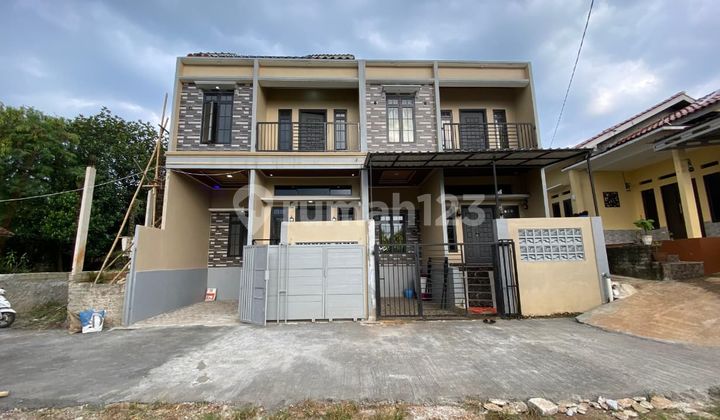 Rumah 2 Lantai Siap Huni Akses Mobil Dekat Stasiun