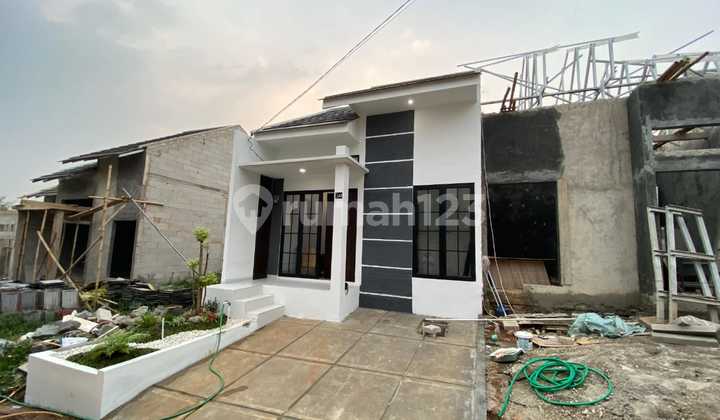 RUMAH DI DEKAT STASIUN LEGALITAS SHM RUMAH DI DEKAT STASIUN LEGALITAS SHM