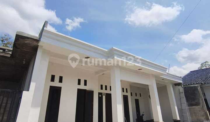 Ready-to-Live House, Land Area 100 Meters, Already 2 Floors Ready