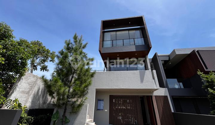 Ready-to-Occupy House in Bojongsari Depok, 3 Floors Ready-to-Occupy House in Bojongsari Depok, 3 Floors