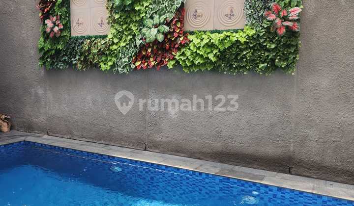 Pondok Indah Rumah Bangun Baru Dgn.pool.dan.material.dan Furniture Yg Bagus..Dilingkungan Pondok Indah Area Yg Rapi dan Tenang