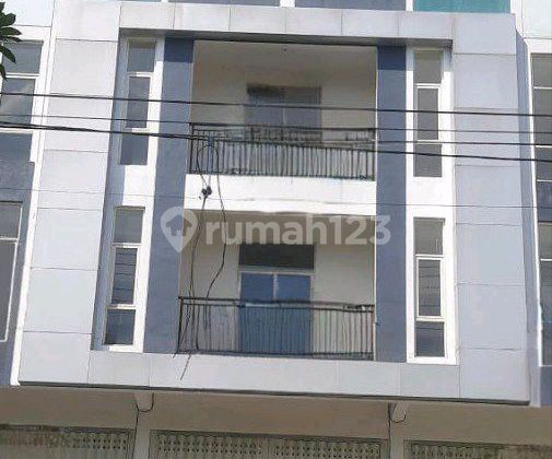 Lontar Shop House Ready to Use Facing Main Road 1