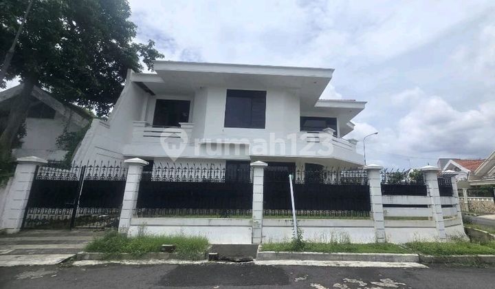 Rumah Hook Dharmahusada Strategis Siap Huni 1