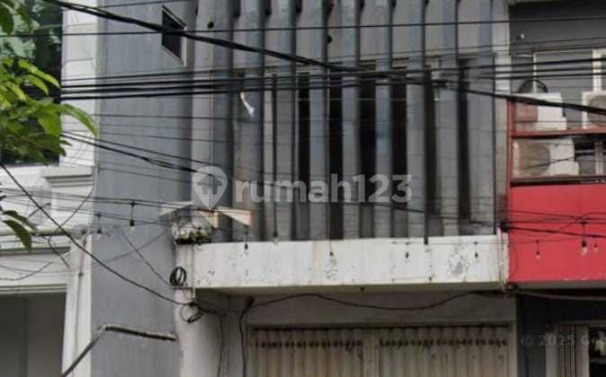 Bogowonto 3-Storey Shop House, Strategic Location, Quick Sale