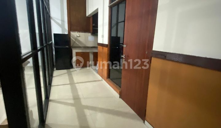 Dijual Rumah Strategis Manyar Kertoadi 2 Lantai 2