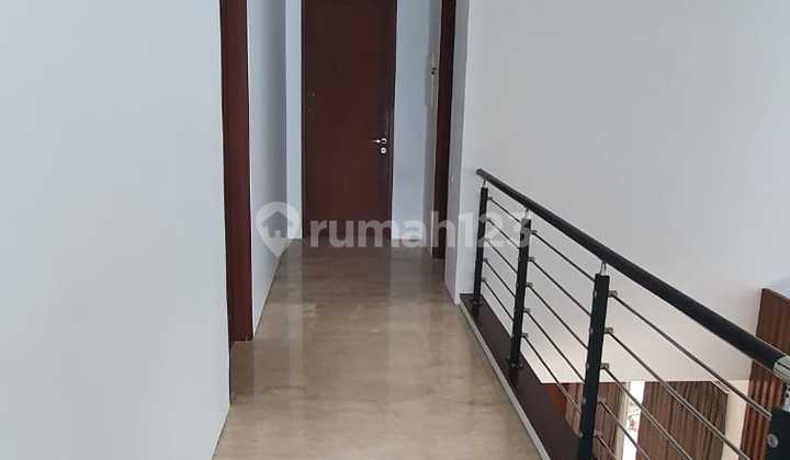 Dijual Rumah Graha Family Mewah Strategis 2