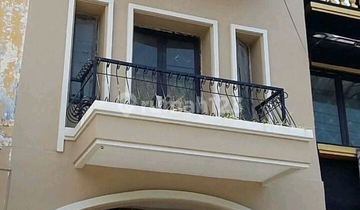 Nirwana Executive 3-Story Shop House Ready for Use 1