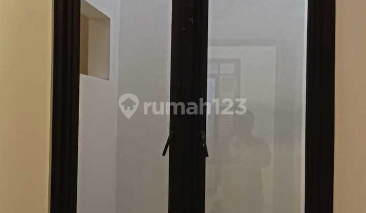 Rungkut Mapan Barat New Gress Luxurious House 2