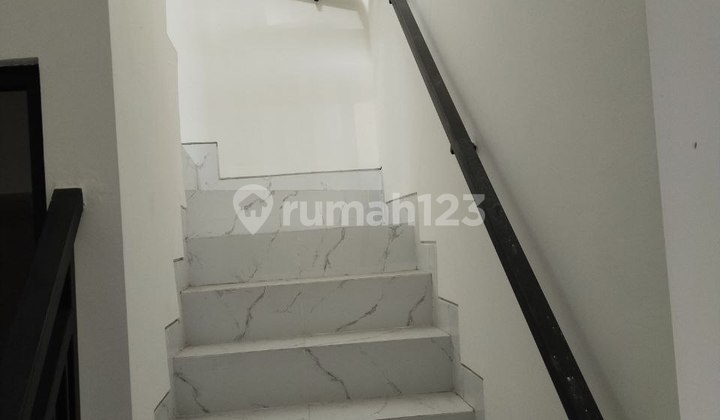 Rumah Baru Gress Semolowaru Tengah Minimalis 2