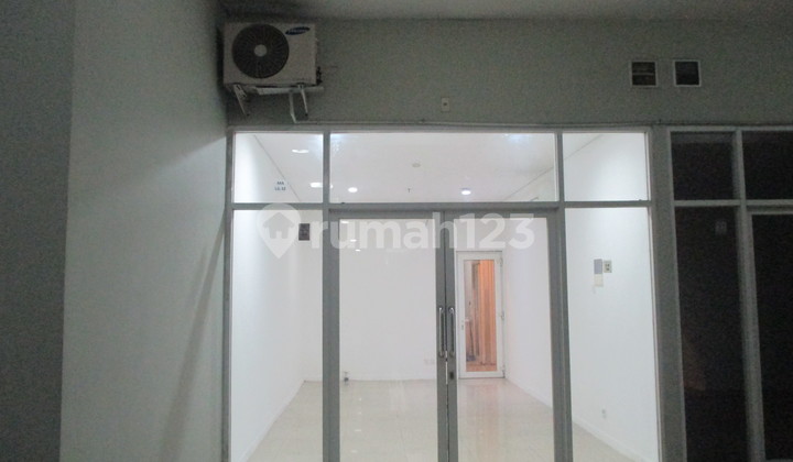 Kios Apartemen Metro Park Dekat Basement Parkiran Lg di Sewakan
