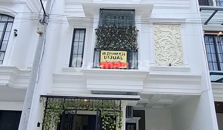 Di Jual Rumah Mewah 3 Lantai Siap Huni Dekat Pintu Tol Brigif