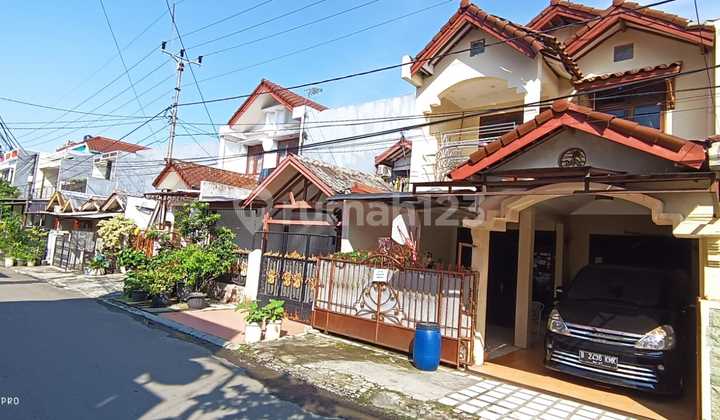 For Sale: 2-Story House Ready to Occupy on Bakti Jaya Road, Depok 2
