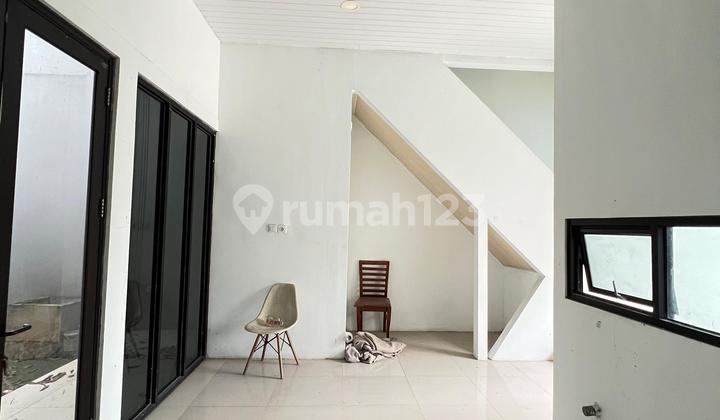 For Sale 3-Story Ready-to-Occupy House in Munjul Cipayung, East Jakarta 2