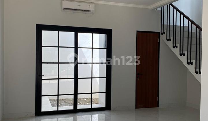 Di Jual Rumah 2 Lantai Siap Huni Di Dalam Cluster Area Depok 2