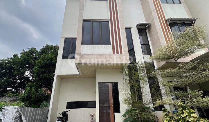 Di Jual Rumah 3 Lantai Siap Huni Di Munjul Cipayung Jakarta Timur Di Jual Rumah 3 Lantai Siap Huni Di Munjul Cipayung Jakarta Timur