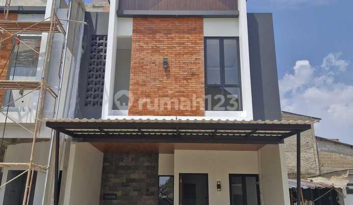 Di Jual Rumah 2 Lantai Siap Huni Dekat Tol Cibubur Jakarta Timur