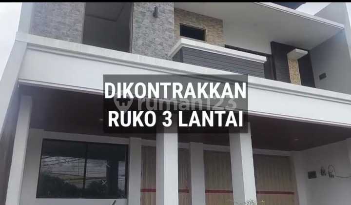 Dikontrakkan Ruko Lantai 3 Lokasi di Seputaran Gatsu Barat