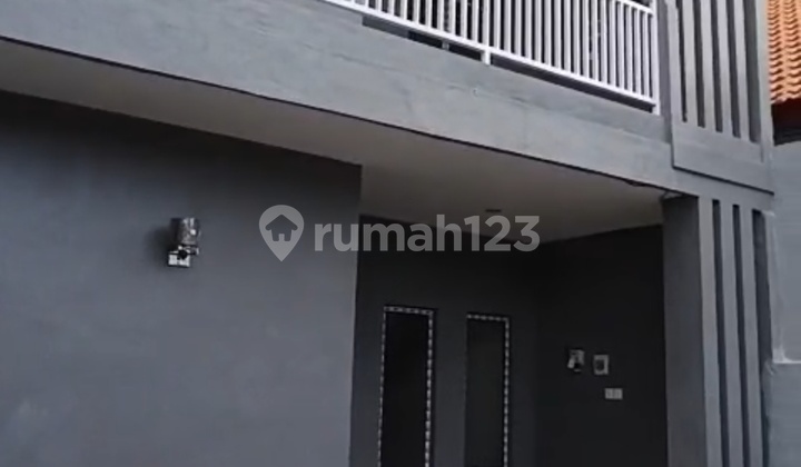 Dijual Rumah Lantai 2 Lokasi di Kebo Iwa Utara 2