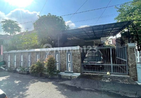 For Sale House in Soekarno Hatta, Suitable for Boarding House Investment 2