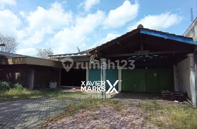 Disewakan Rumah ex kantor Lokasi Jln. Sunandar Priyo Sudarmo 2