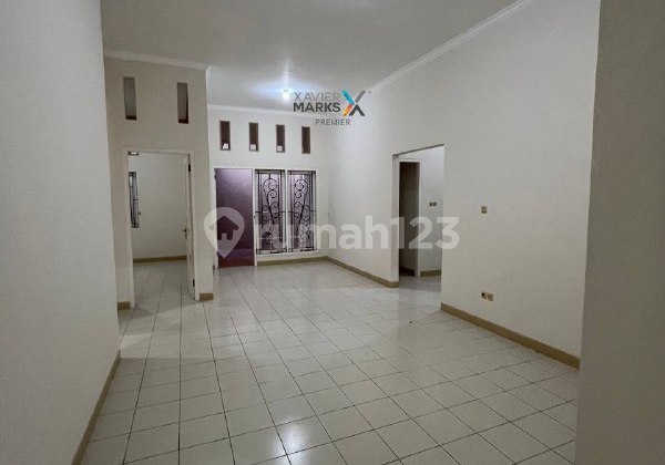 SG - Ready-to-Occupy House for Rent in Graha Golf Araya Near BINUS