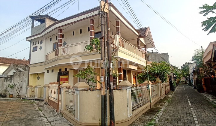 Hook, 3 Lantai, Dekat Masjid Hook, 3 Lantai, Dekat Masjid