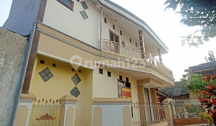 Hook, 3 Lantai, Dekat Masjid 2