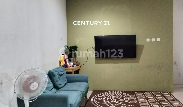 For Sale Strategic House Near School and Toll Gate 6308