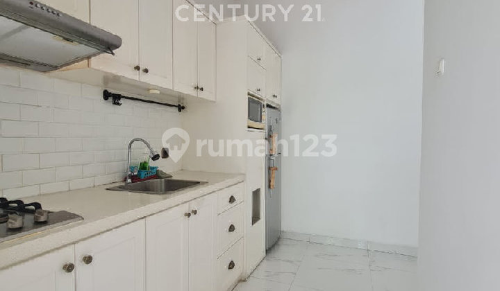 Rumah Tanah Luas Depan Taman di Dekat Transmart Graha Raya (9767) 2