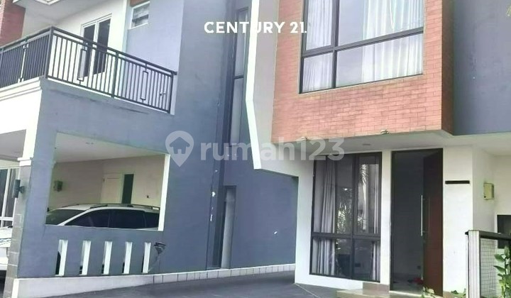 Rumah Modern Lingkungan Nyaman di Kebayoran Residence 9794