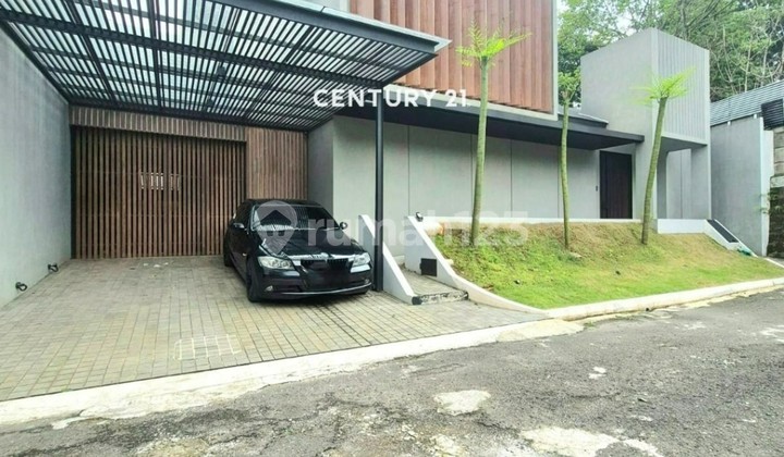 Nice Ready-to-Live House in Bintaro Jaya Area 9405