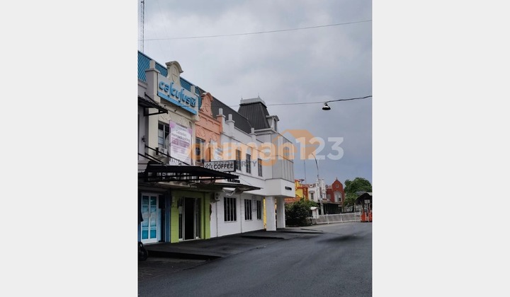 For Rent 2-Story Shop House in Strategic Location at Cibubur Tourism City For Rent 2-Story Shop House in Strategic Location at Cibubur Tourism City