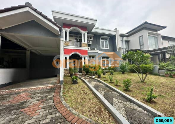Di Jual Rumah Full Furnish Siap Huni Depan Taman Di Kota Wisata 