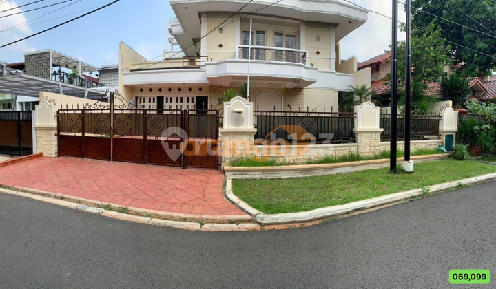 Di Jual Rumah 2 Lantai Mewah dengan Kolam Renang di Cipayung Di Jual Rumah 2 Lantai Mewah dengan Kolam Renang di Cipayung