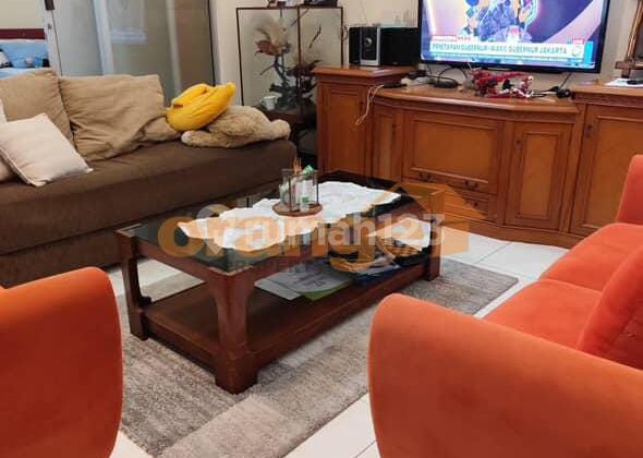 Di Jual Rumah Full Furnish Siap Huni Depan Taman Di Kota Wisata  2