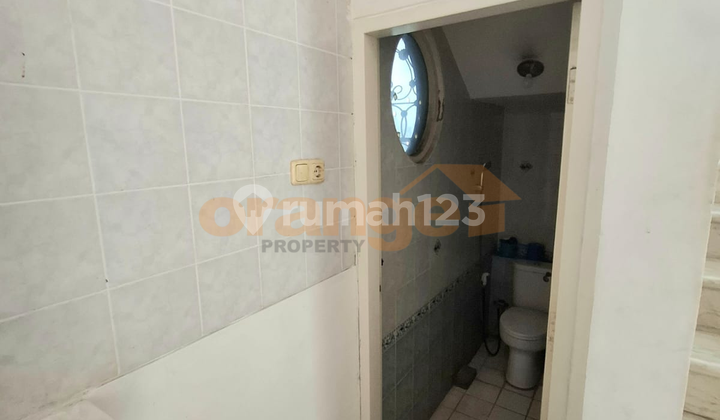 Termurah Apa Adanya Rumah Hook 2 Lantai di Legenda Wisata Cibubur 2