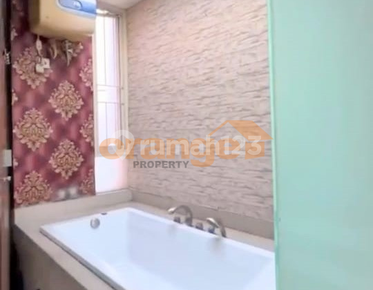 Di Jual Rumah 3 Lantai Siap Huni di Samping Transmall Cibubur 2