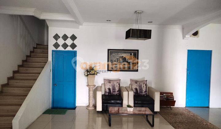 Di Jual Rumah 2 Lantai Depan Taman Siap Huni di Kota Wisata Cibubur 2