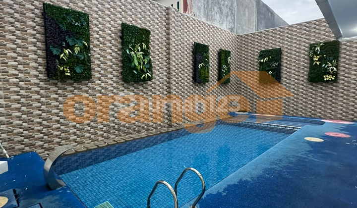 Di Jual Rumah Cantik Dengan Kolam Renang di Kota Wisata Cibubur 2