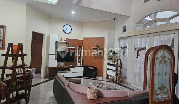 Rumah Hook di Citra Gran Cibubur Mewah Hadap Barat dan Selatan