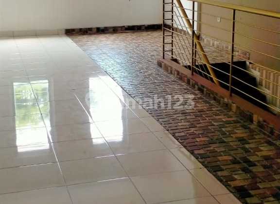 Ruko Hook in Legenda Wisata Affordable at 1.1 M