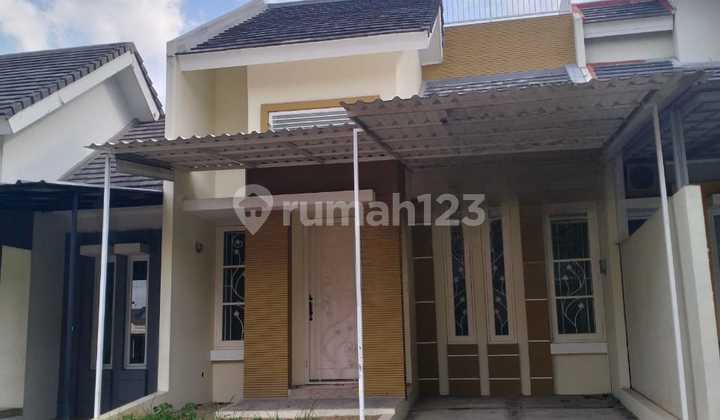 Affordable House in Legenda Wisata Cibubur 800 Million IDR Land 72 2 Floors